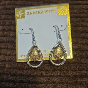 14K SOLID Gold and 925° Silver Two-Tone Teardrop Earrings.